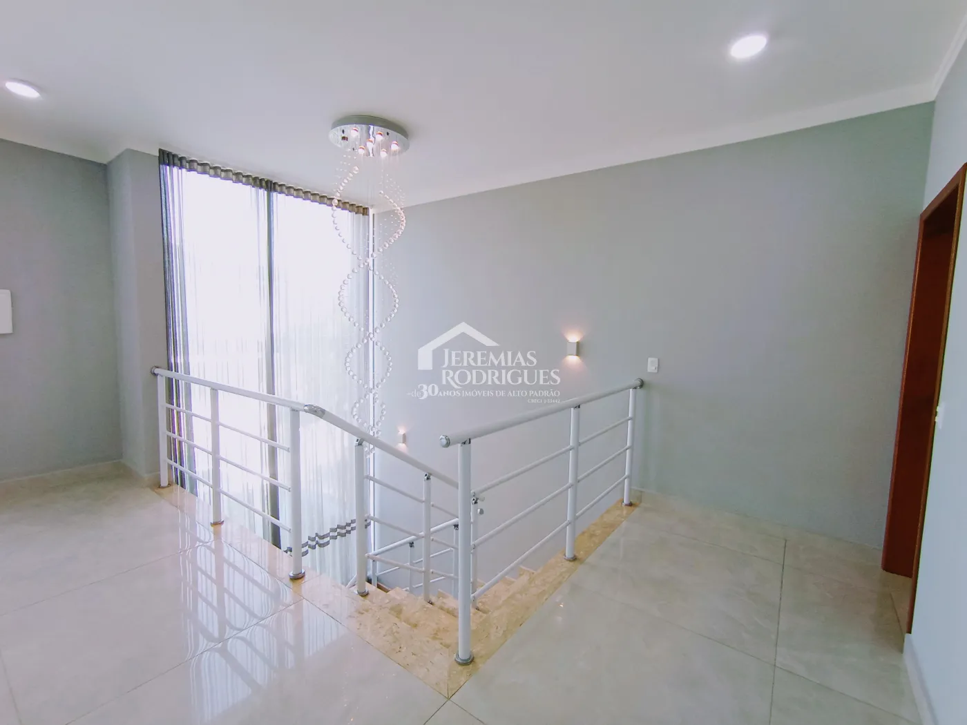 Casa para venda e locação com 3 dormitórios, no Condomínio Campos do Conde II em Tremembé/SP.