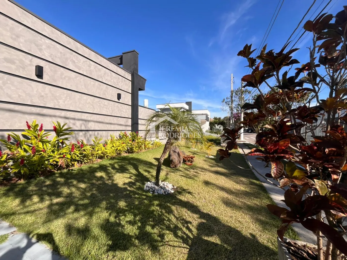 Casa para venda e locação com 2 suítes no Condomínio Verdes Vales em Taubaté/SP