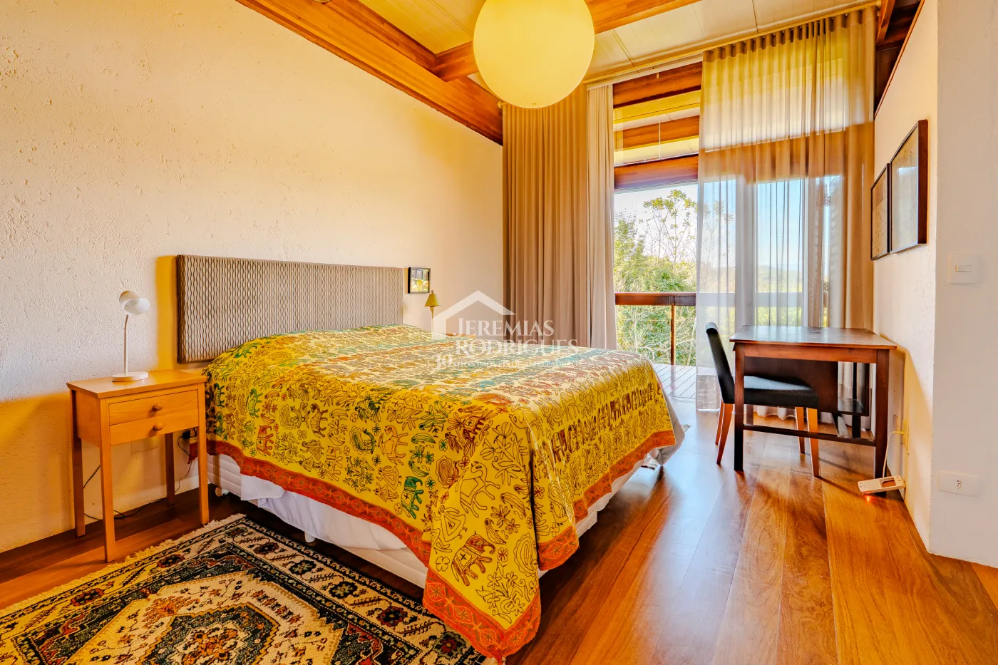 Mansão à venda com 4 suítes no Condomínio Parque da Mantiqueira em Santo Antônio do Pinhal/SP.