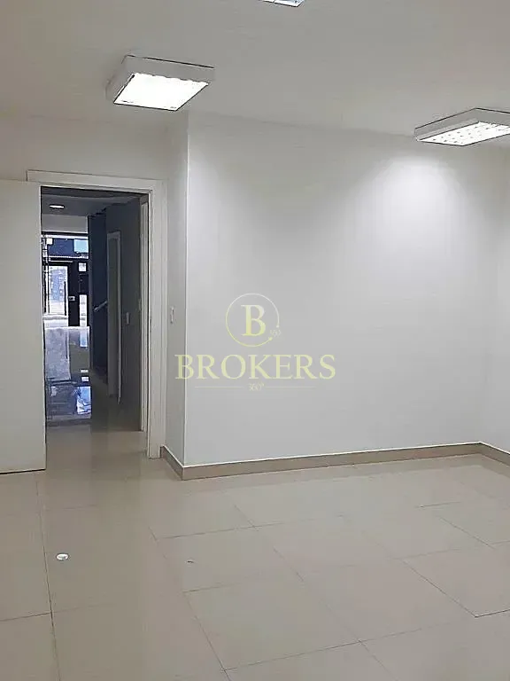 Edifício corporativo independente em localização estratégica de Laranjeiras