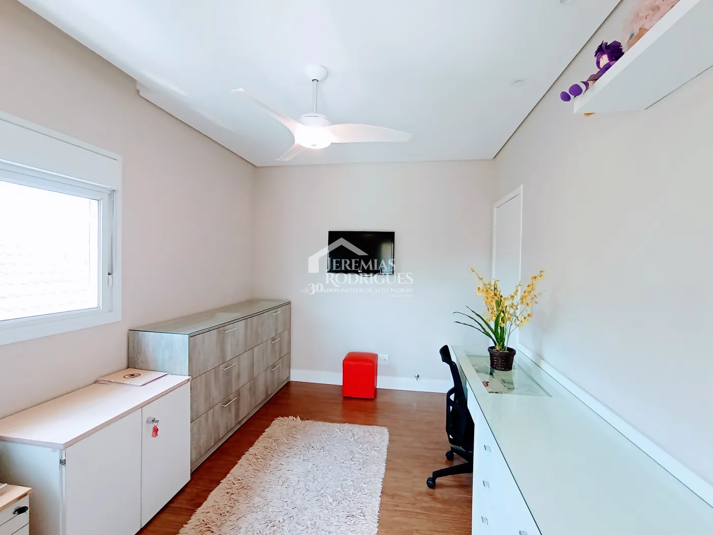 Casa à venda com 4 suítes no Condomínio Altos da Serra VI em São José dos Campos/SP