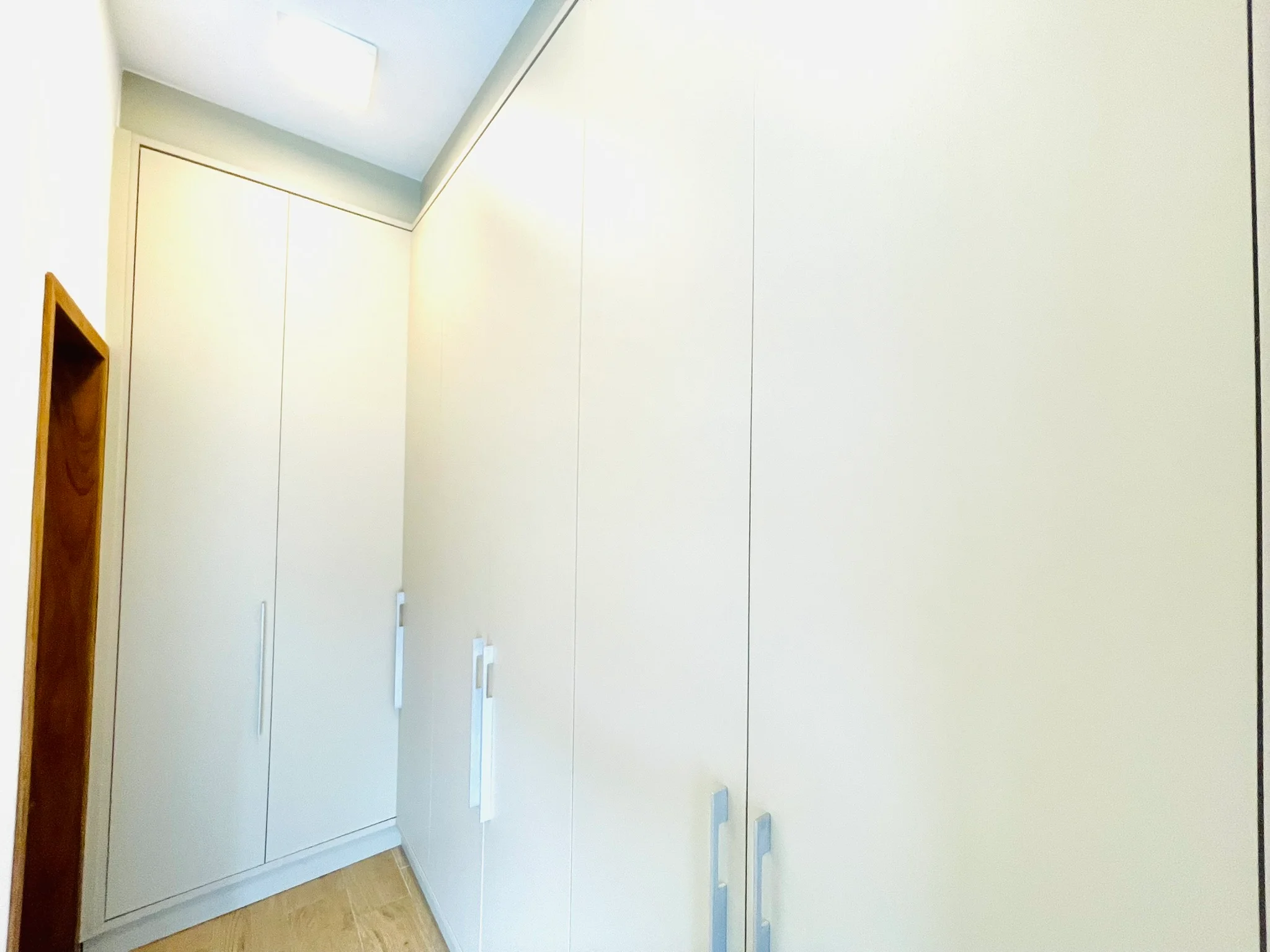 Casa à venda com 4 dormitórios no Condomínio Ouro Ville em Taubaté/SP.