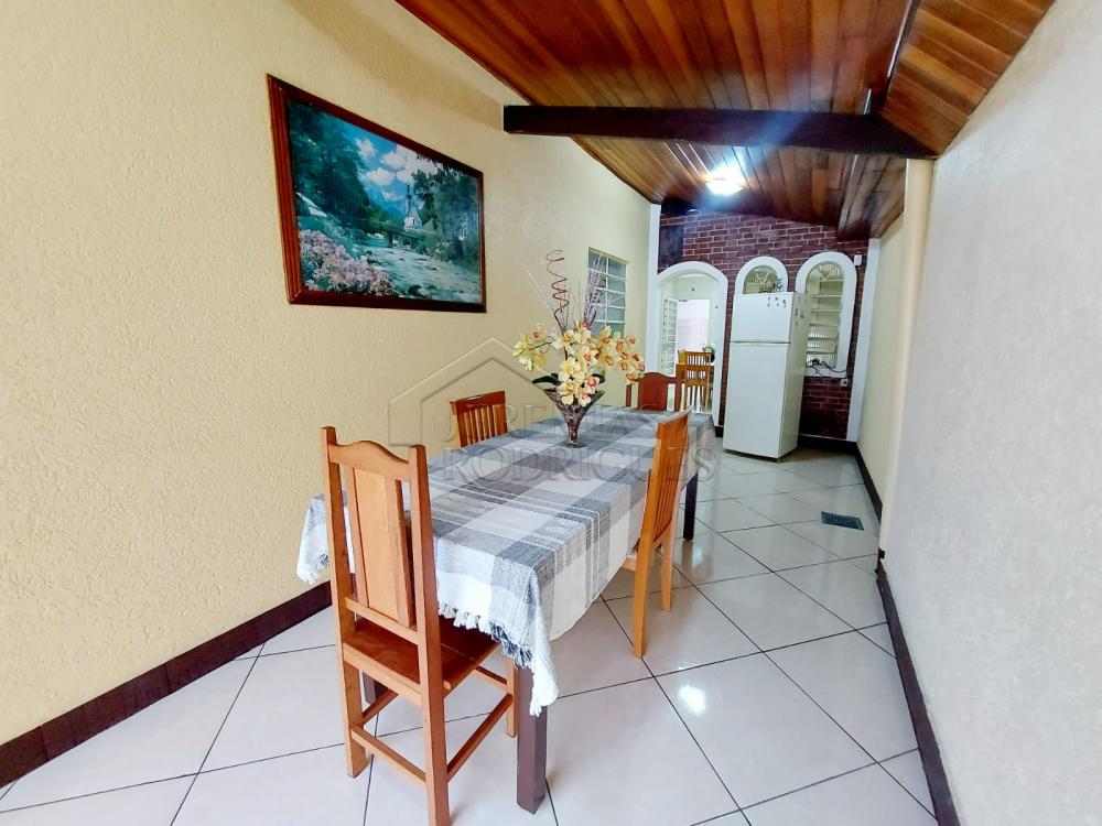 Casa com 3 quartos, 160 m², à venda por R$ 750.000- Conjunto Urupês - Taubaté/SP