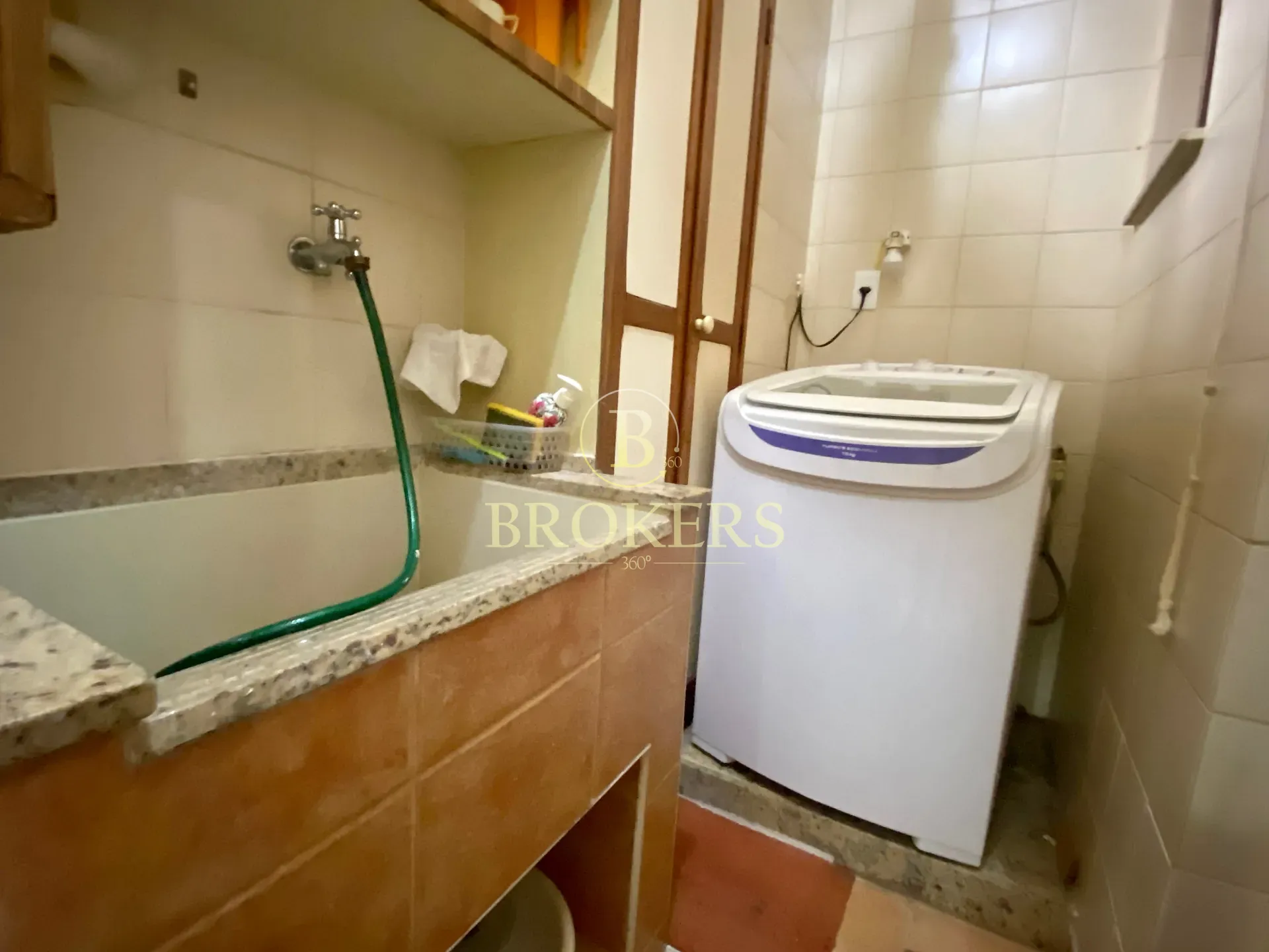 Oportunidade na quadra da praia Copacabana, Posto 3! Apartamento modernizado à venda, 2 quartos , s — foto 19