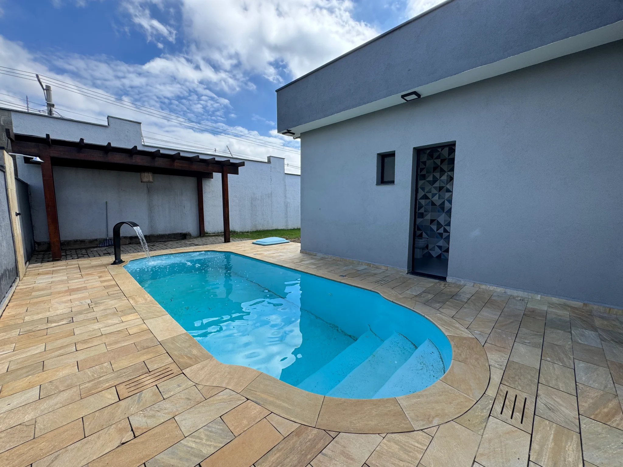 Casa para locação no Condomínio Villa di Vitta em Taubaté/SP. 