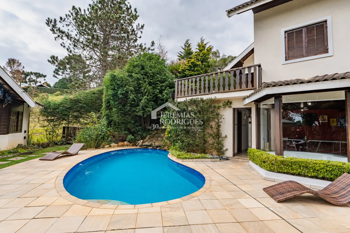 Casa com 4 dormitórios, 450 m² - Atalaia - Campos do Jordão/SP