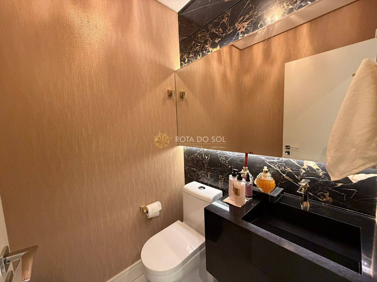 Apartamento Mobiliado 4 Suítes à Venda Meia Praia Itapema SC