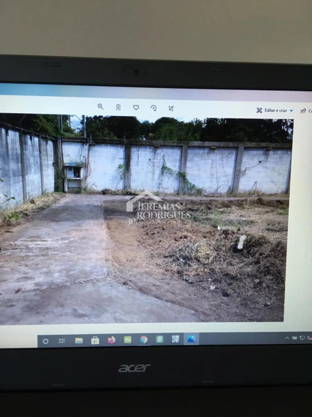 Terreno Área - Quiririm Residencial ou Comercial para Venda em Taubaté