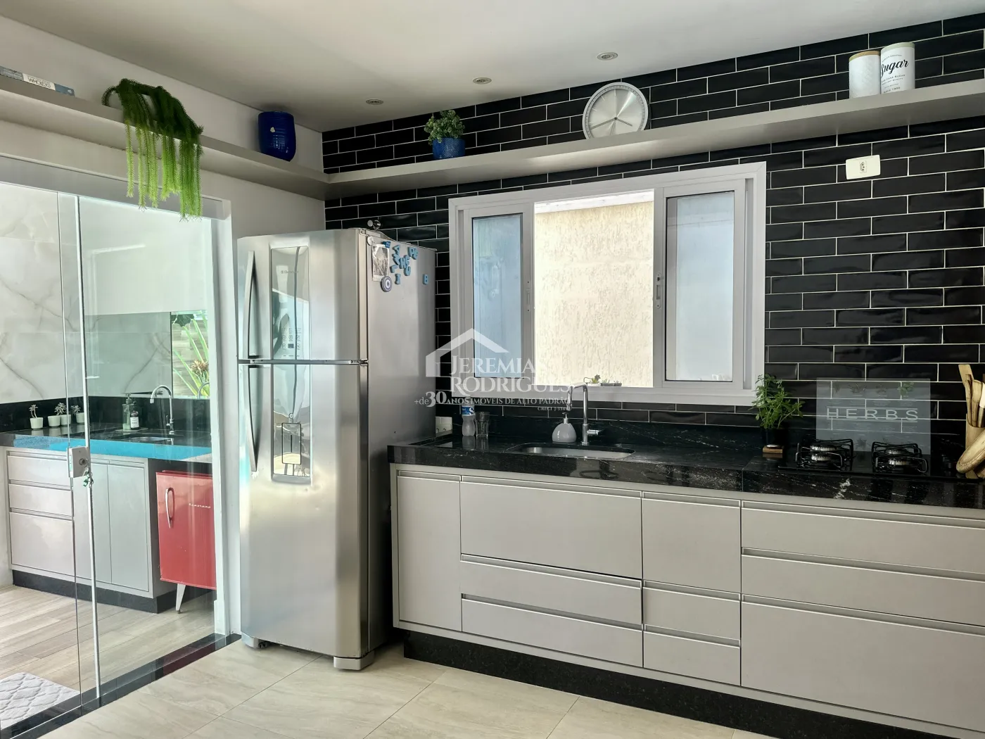 Casa para venda e locação com 3 dormitórios no Condomínio Tecoara em Taubaté/SP.