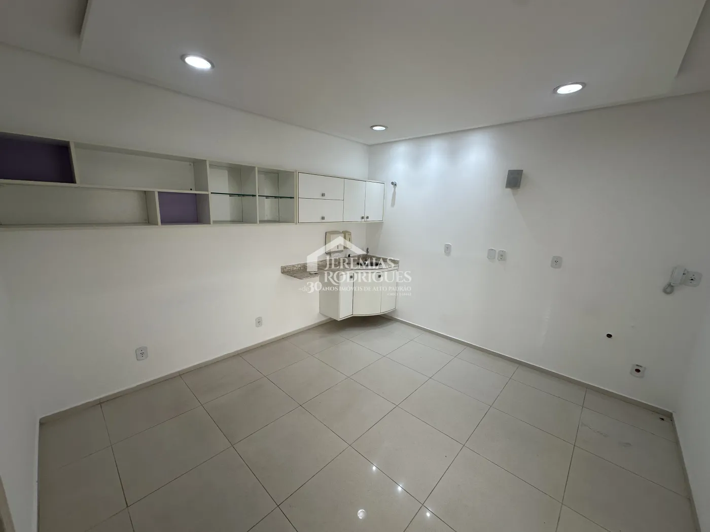 Prédio Comercial com 470 m² no Centro em Pindamonhangaba/SP