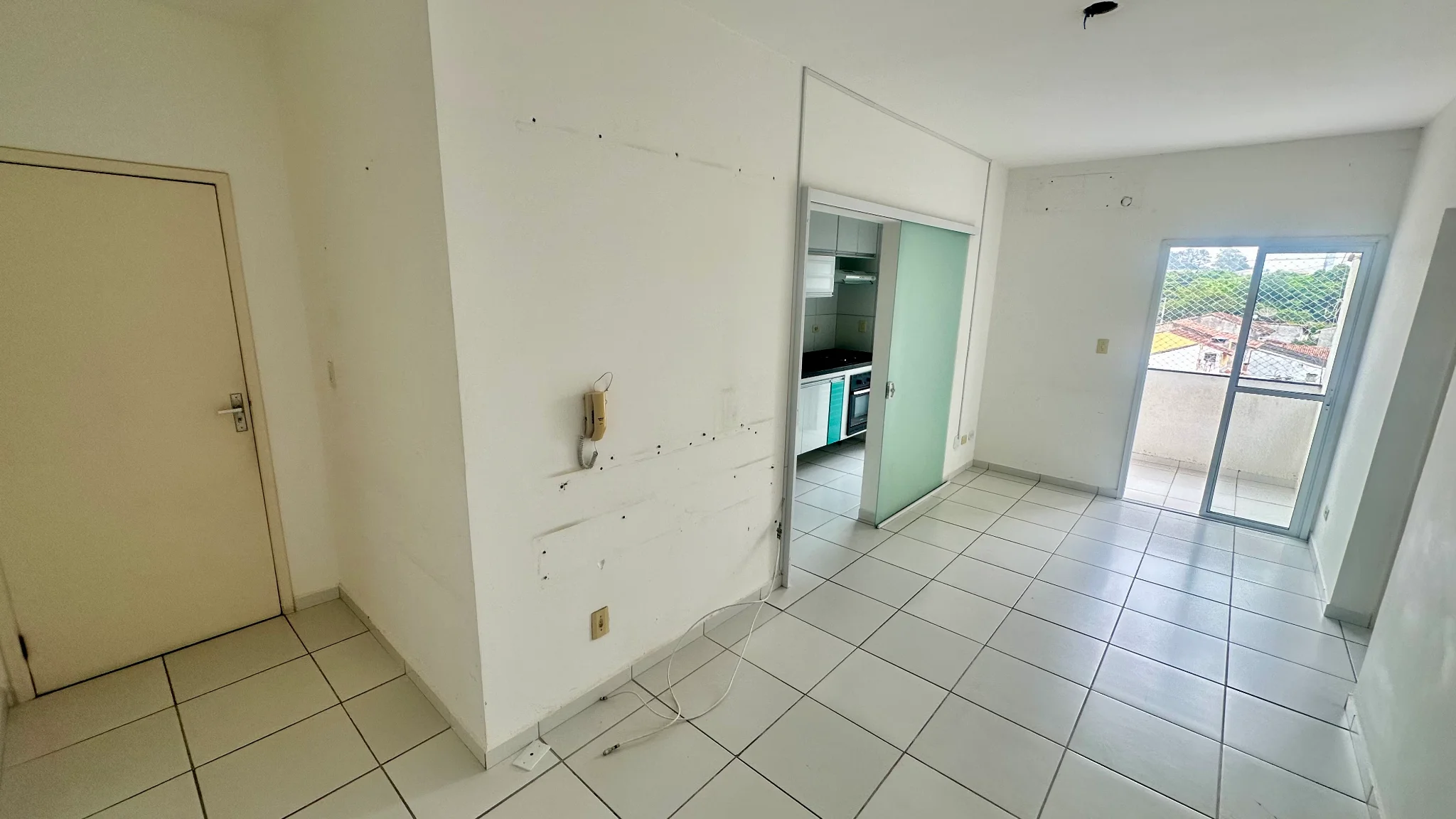 Apartamento para locação com 2 dormitórios no Condomínio Andrade em Pindamonhangaba/SP. 