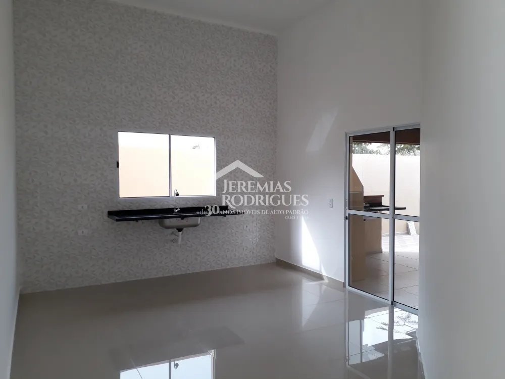 Casa à venda com 3 dormitórios no Condomínio Moema Ville em Pindamonhangaba/SP