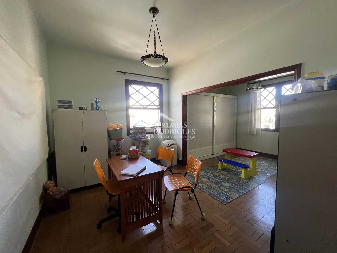 Casa com 3 dormitórios, 260 m² - Centro - Taubaté/SP