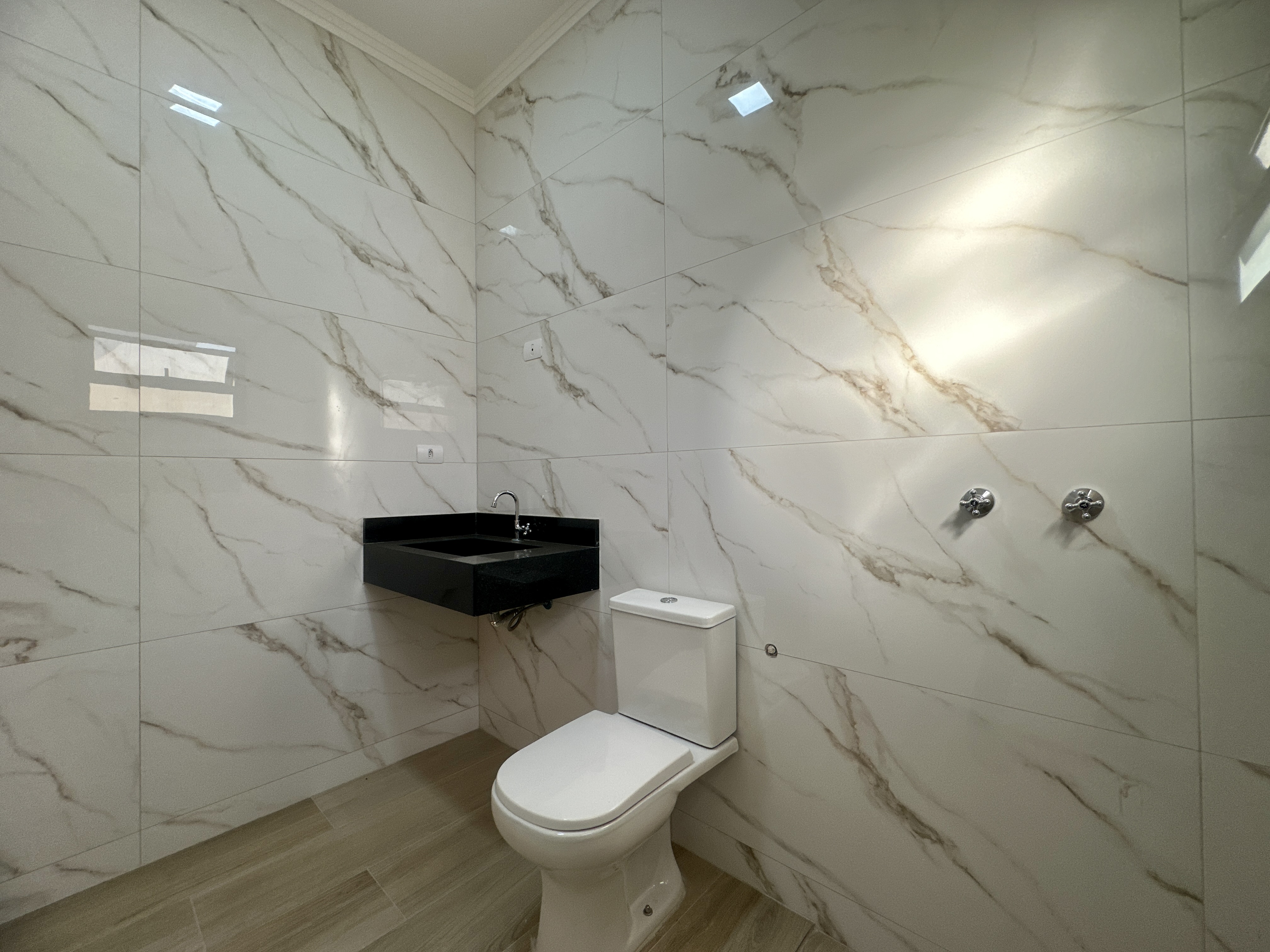 Casa à venda com 3 dormitórios no Condomínio Residencial Tecoara em Taubaté/SP