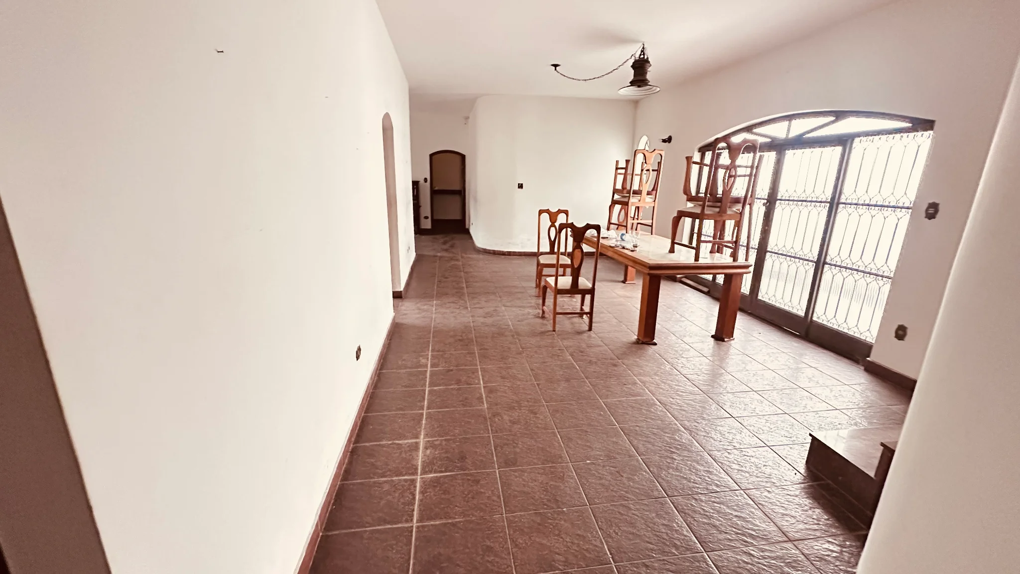 Casa com 3 suítes para venda e locação no bairro Jardim Boa Vista em Pindamonhangaba/SP 