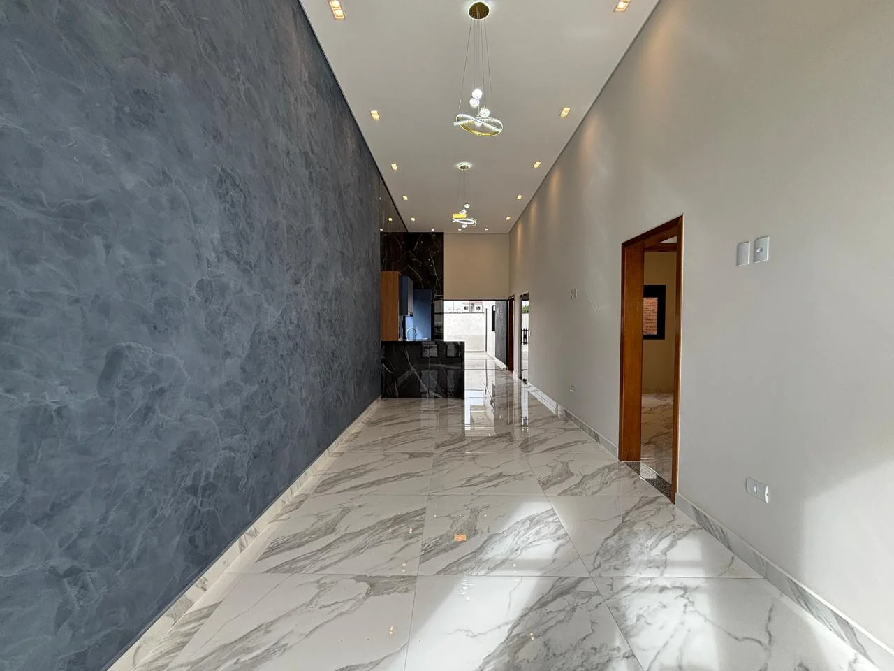 Casa alto padrão 120m² com jardim de inverno à venda no Bosque da Imperatriz – Pindamonhangaba/SP