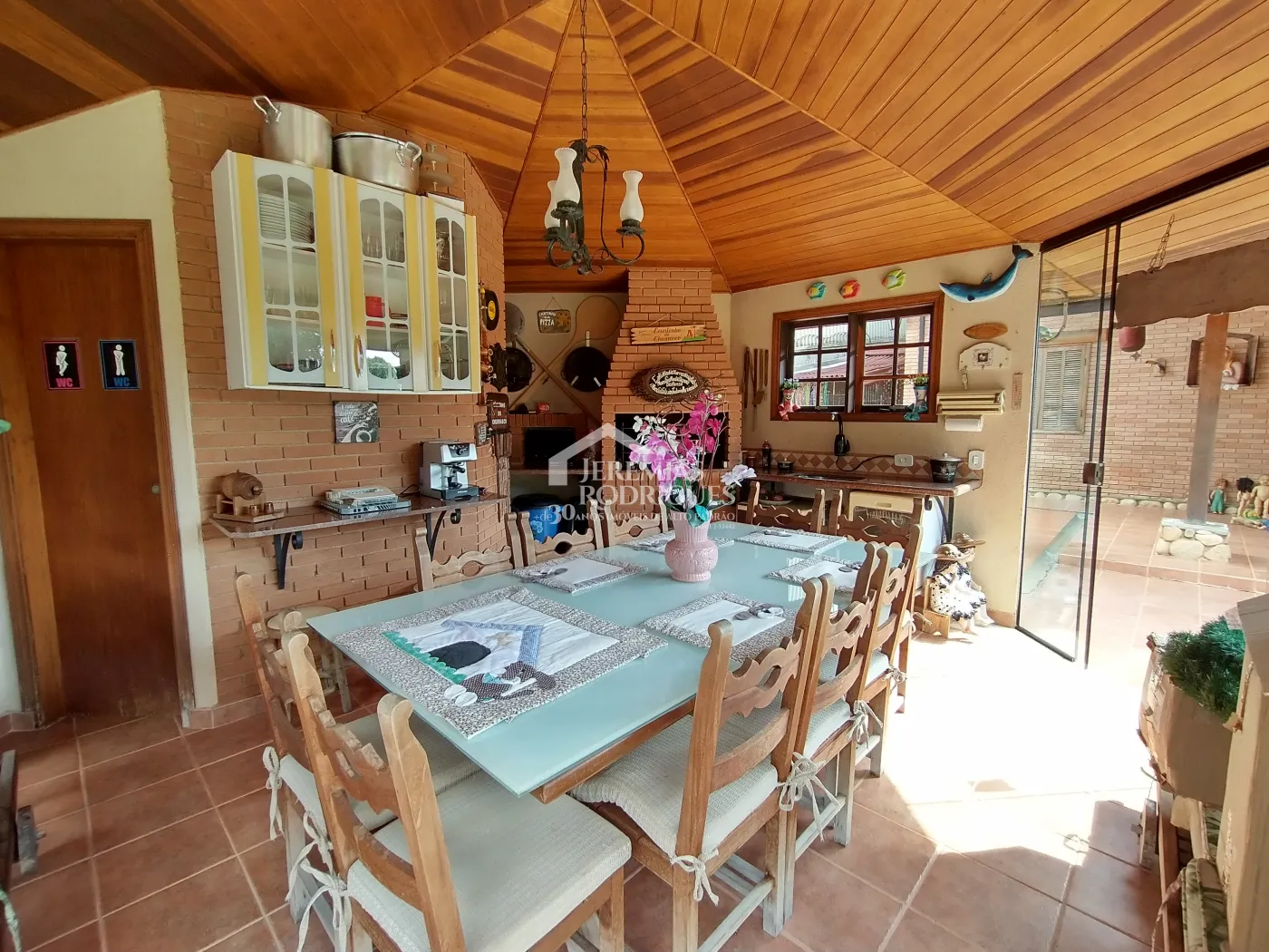 Casa com 4 dormitórios, 265 m² -  Alto do Capivari - Campos do Jordão /SP