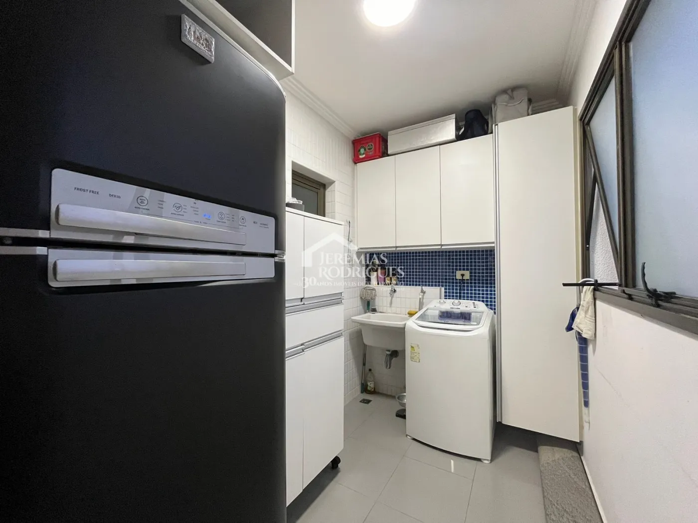 Apartamento duplex à venda com 2 dormitórios, 107 m² no Edifício Jabuticabeiras em Taubaté/SP.