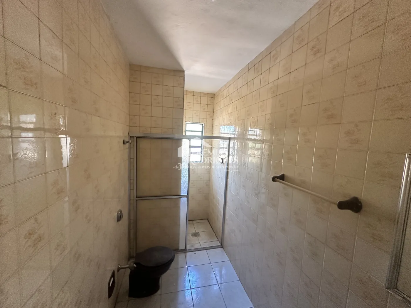 Casa para venda com 3 dormitórios no bairro Lessa em Pindamonhangaba/SP