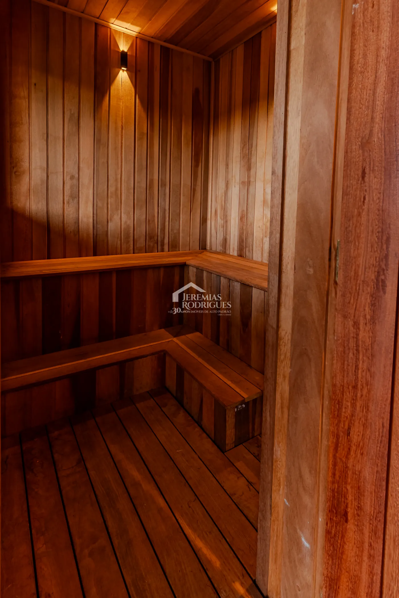 Casa à no Condomínio Recanto do Sol em Campos do Jordão/SP