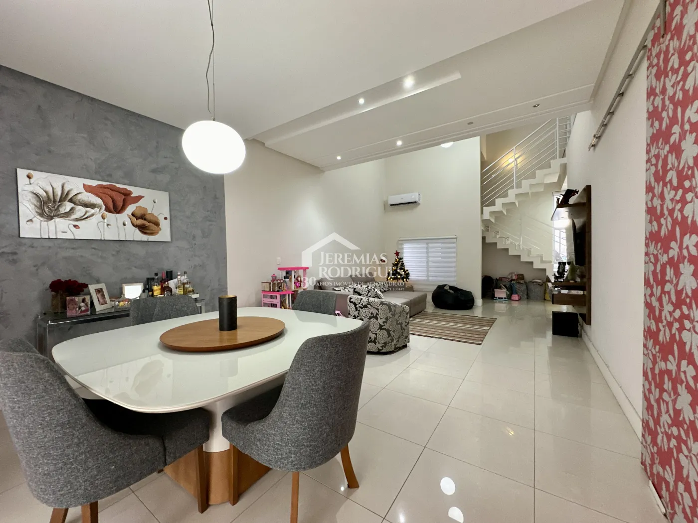Casa à venda com 3 dormitórios no Condomínio Campos do Conde I em Tremembé/SP