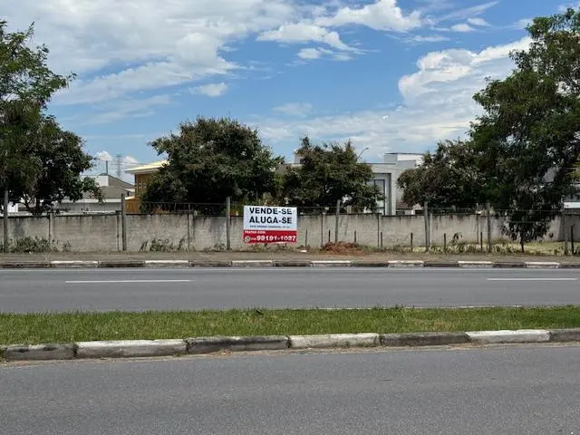 Terreno à  venda em Pindamonhangaba/SP.