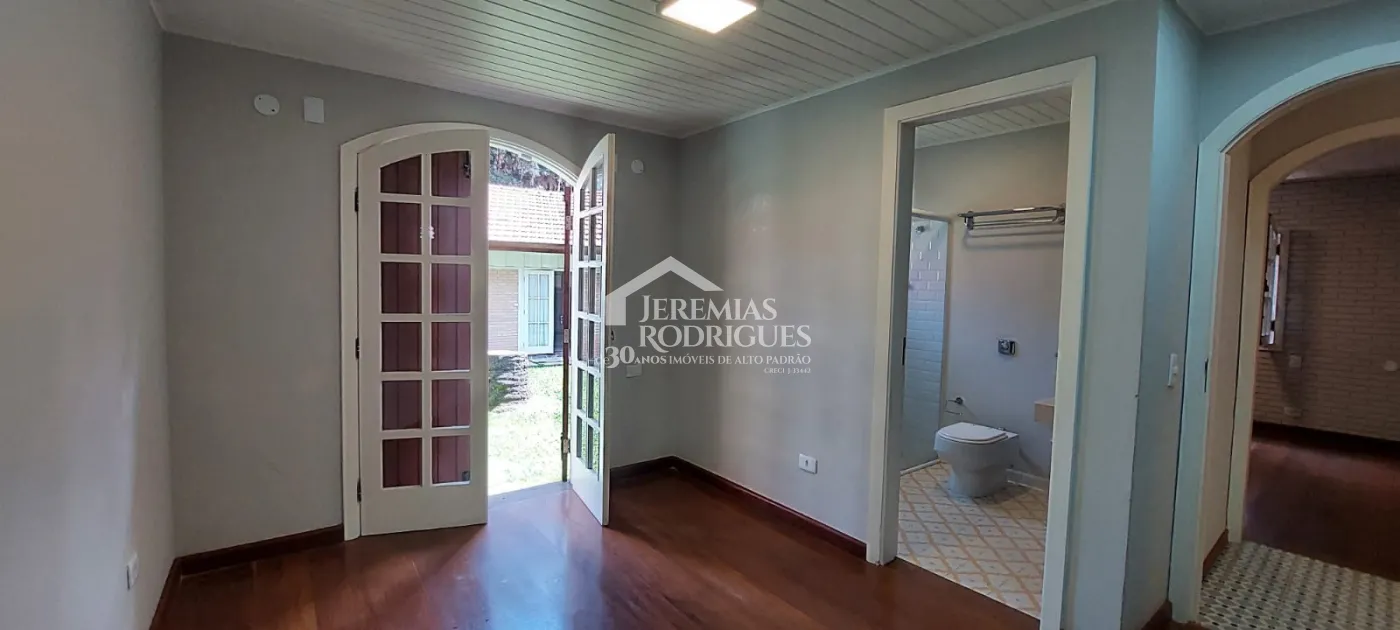 Casa com 3 dormitórios no Bairro Capivari - Campos do Jordão/SP