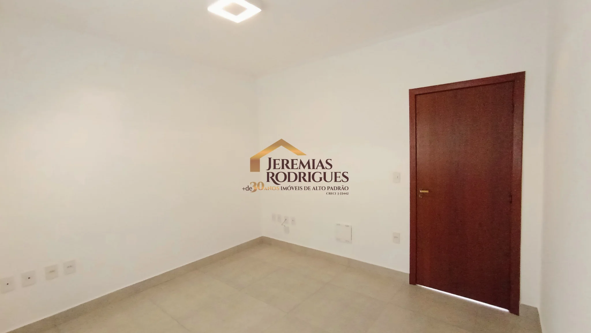 Casa à venda no Condomínio Campos do Conde II em Tremembé/SP.