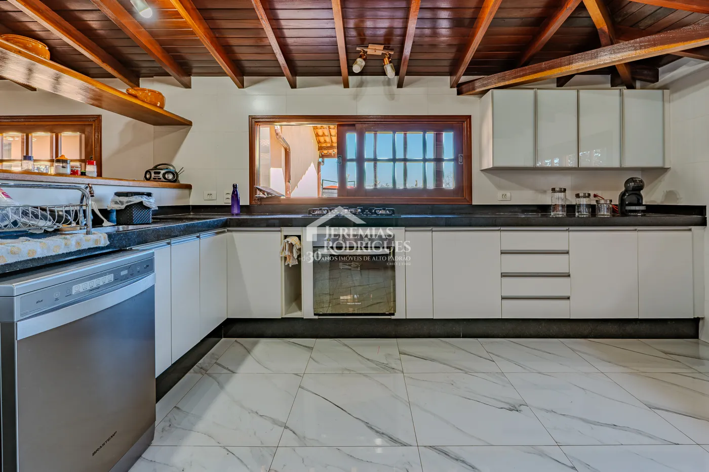 Fazenda à venda com 183.000 m² em Campinas/SP.