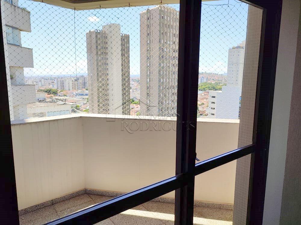 Apartamento para locação com 3 dormitórios, 256 m² no Edifício Plaza Alta em Taubaté/SP.