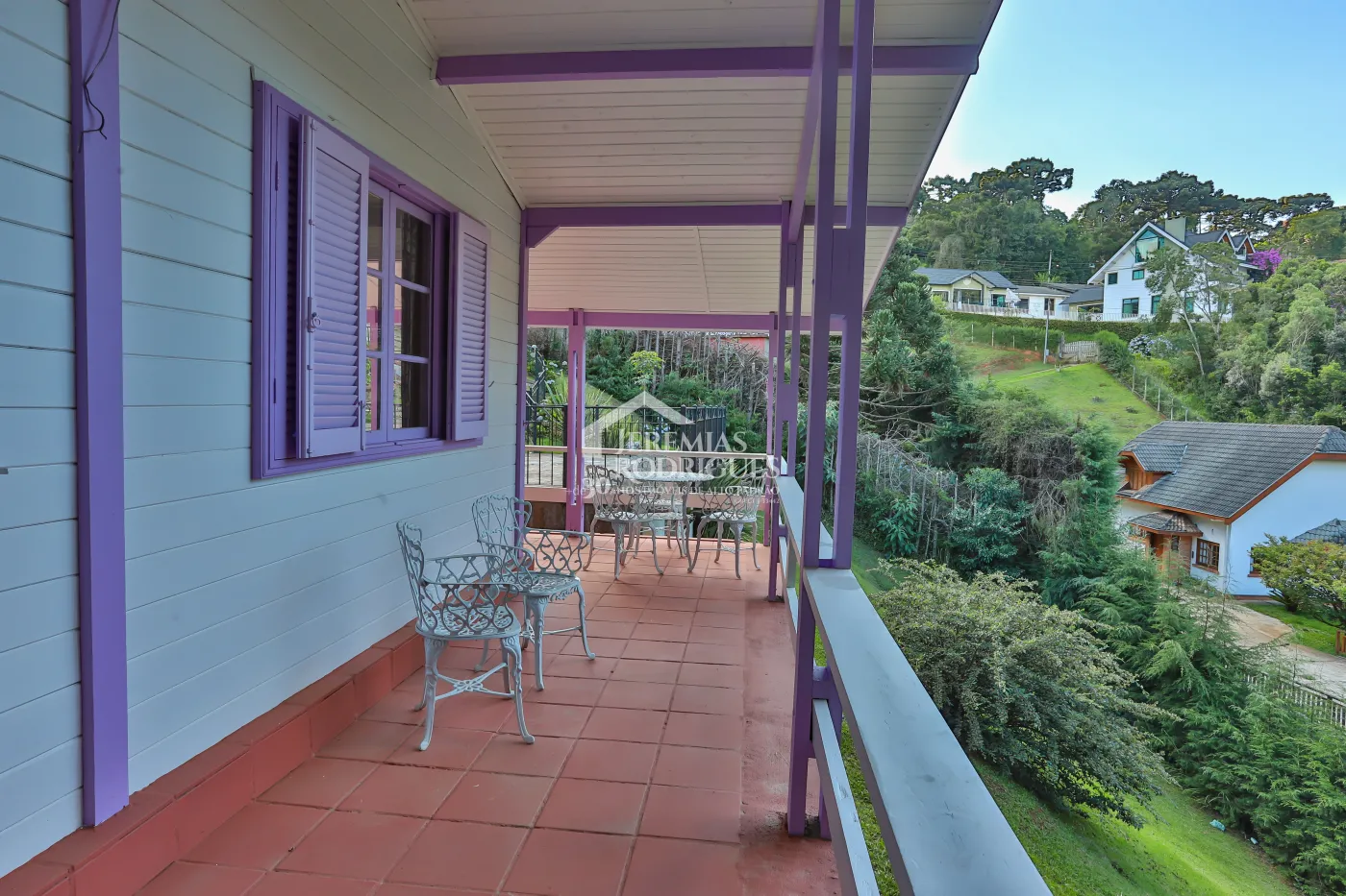 Pousada com 10 suítes, 518 m² - Recanto das Araucárias - Campos do Jordão/SP.