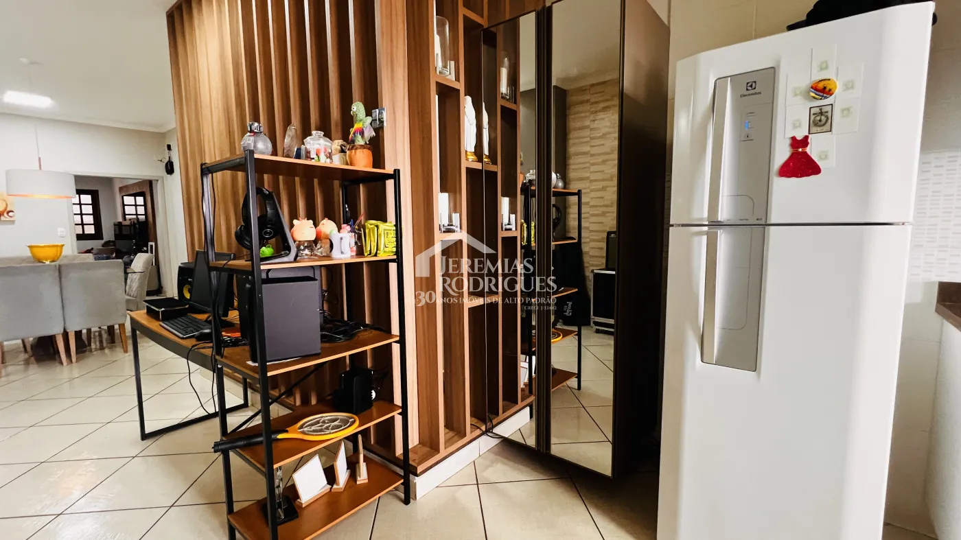 Casa com 3 dormitórios, 198 m² - Alto São Pedro - Taubaté/SP.