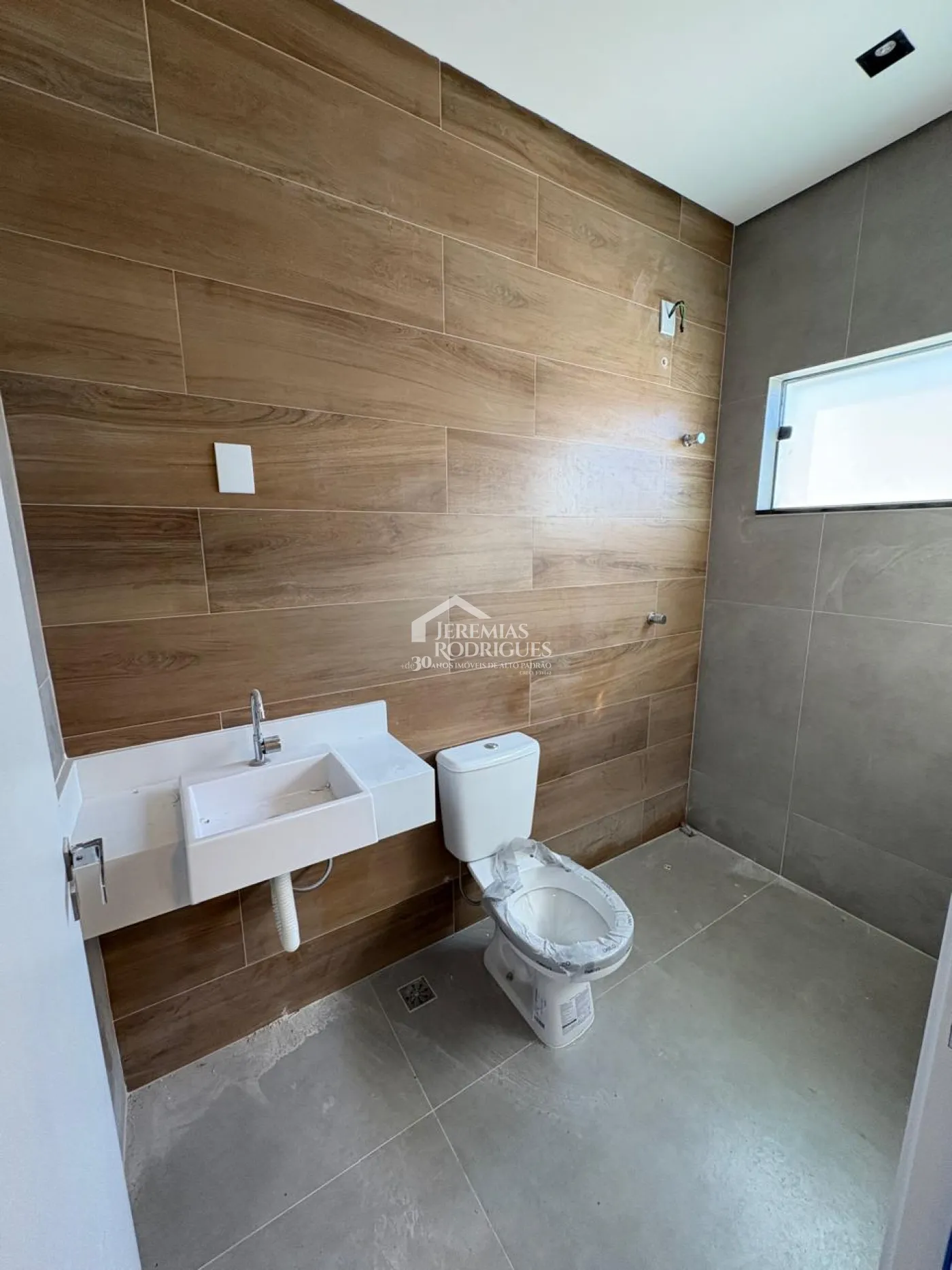 Casa com 3 dormitórios, 151 m² - Condomínio Pérola do Vale - Tremembé/SP.