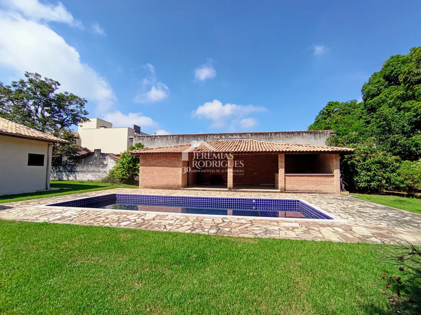 Chácara para locação com 4 dormitórios no bairro Jardim Carlota em Moreira Cesar/SP