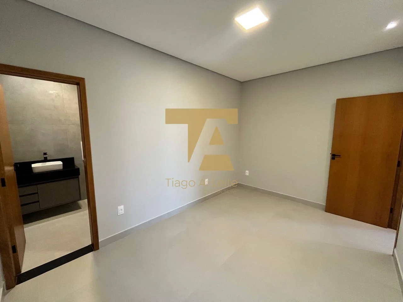 Casa Térrea com 3 Suítes e Fachada Contemporânea – Condomínio Pérola do Vale, Tremembé/SP