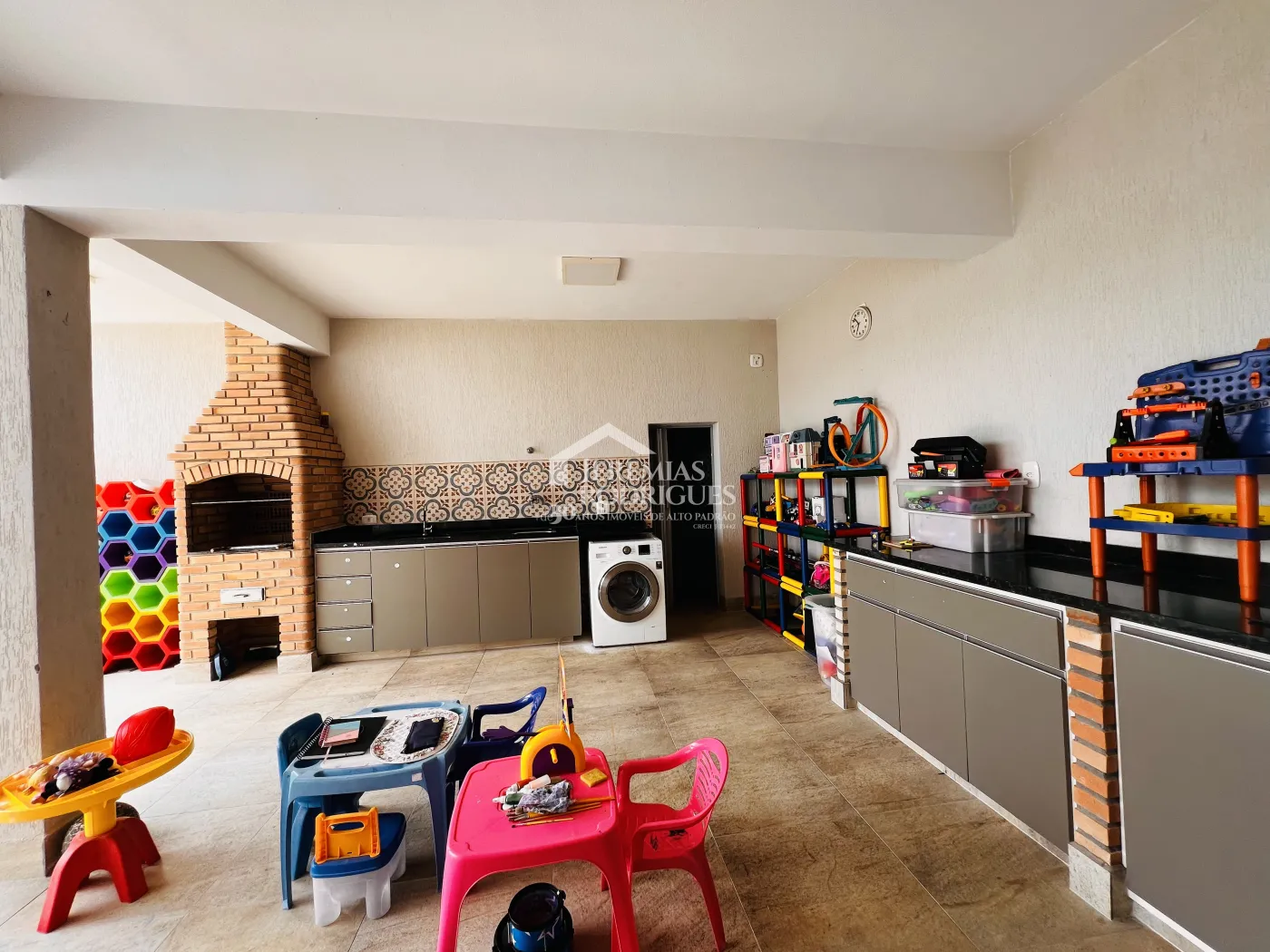 Casa com 3 dormitórios, 198 m² - Alto São Pedro - Taubaté/SP.