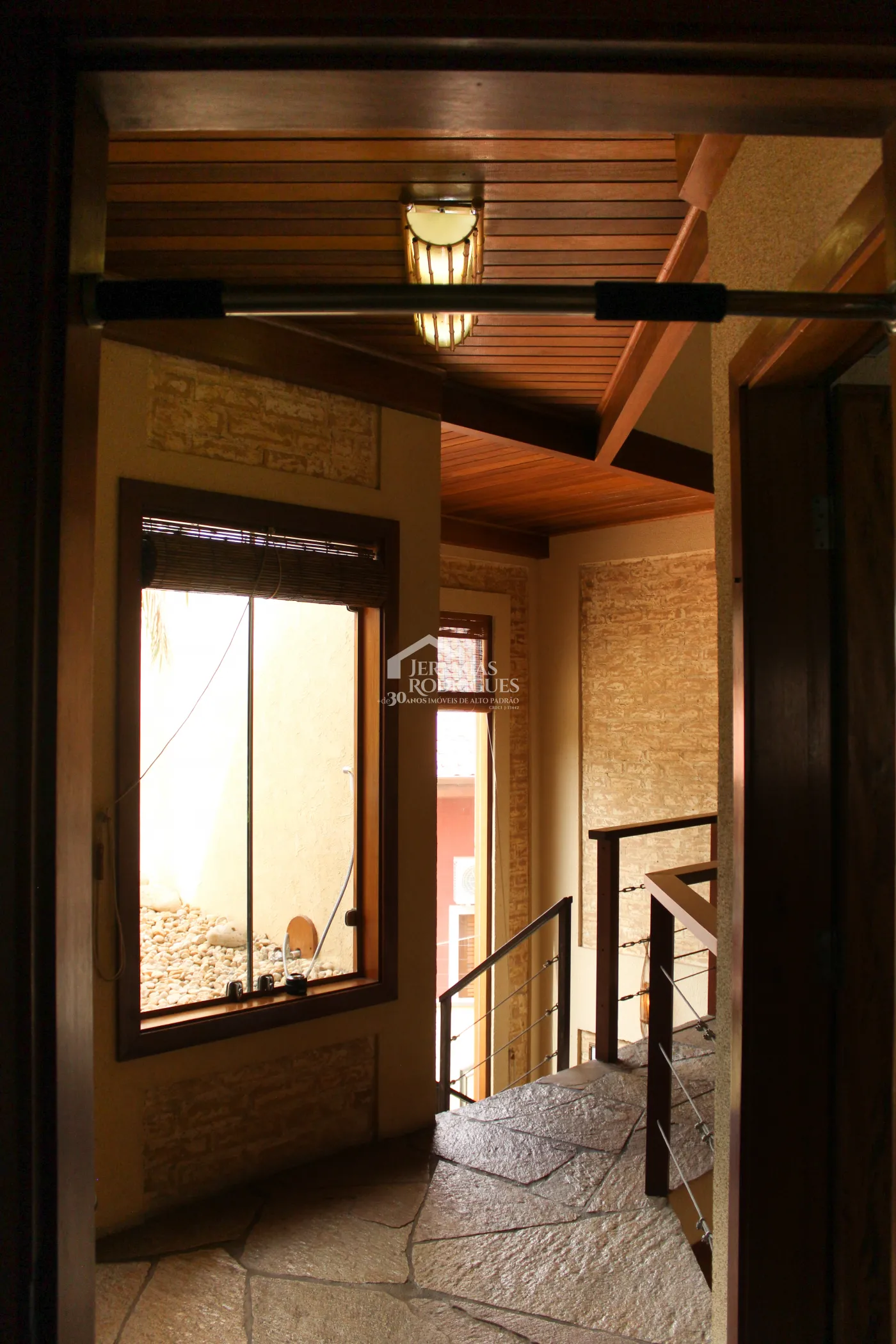 Casa para venda e locação com 5 dormitórios no Condomínio Taubaté Village em Taubaté/SP.