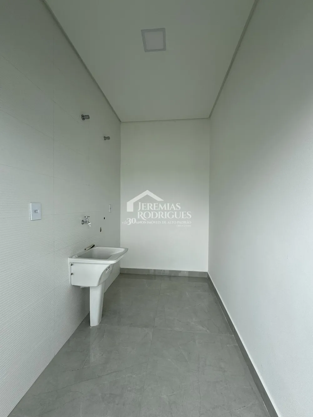 Casa com 3 dormitórios, 194 m² - Condomínio Quinta das Palmeiras - Taubaté/SP.