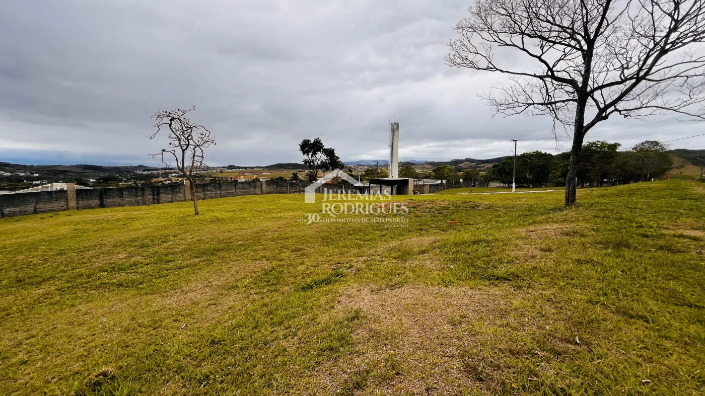 Terreno com 1.972 m² - Condomínio Chácara São Félix - Taubaté/SP.