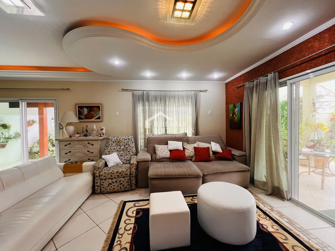 Casa com 4 dormitórios, 305 m² - Condomínio Taubaté Village - Taubaté/SP.