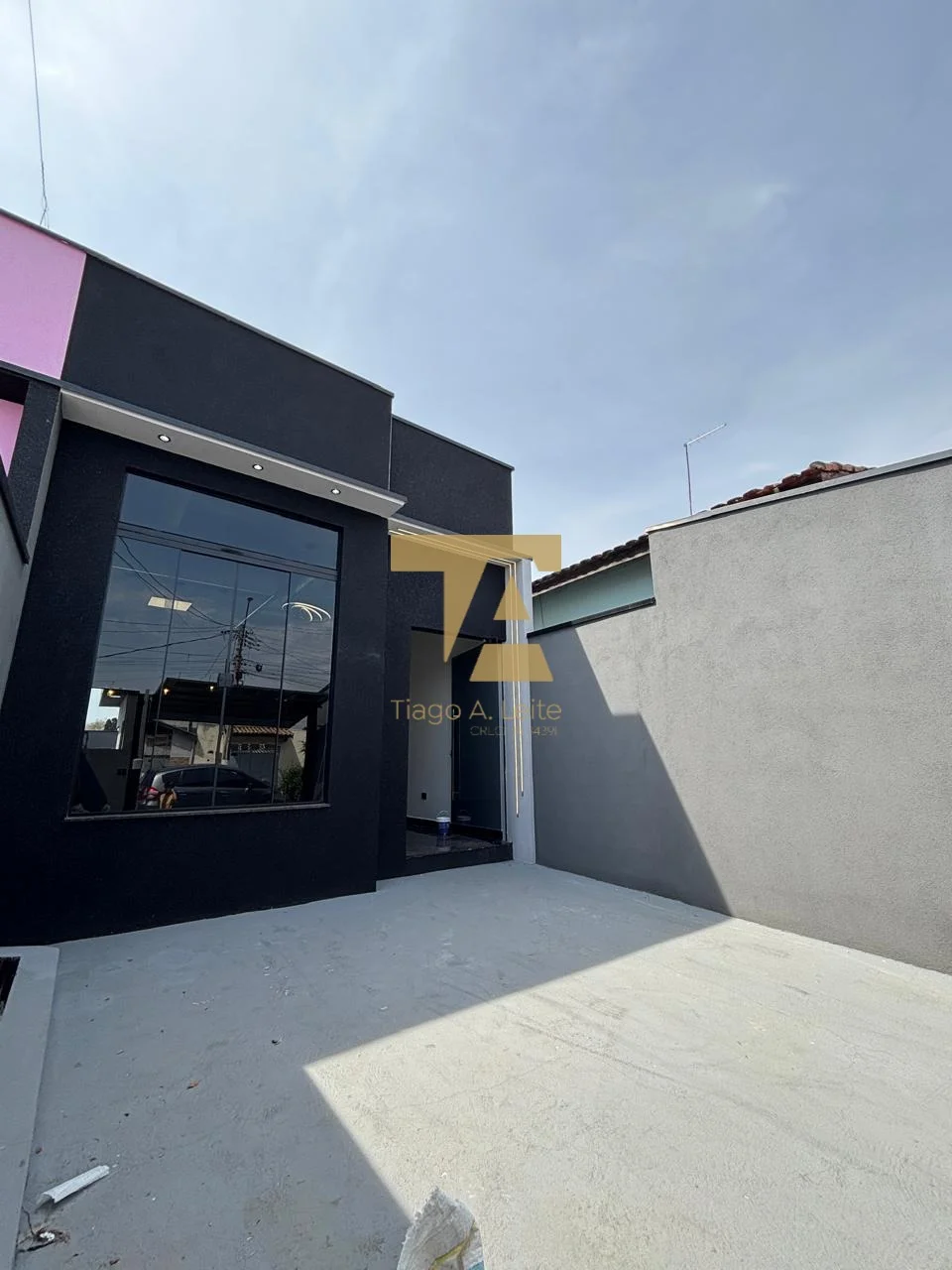 Casa com Quintal Amplo e 2 Quartos no bairro Cidade Nova