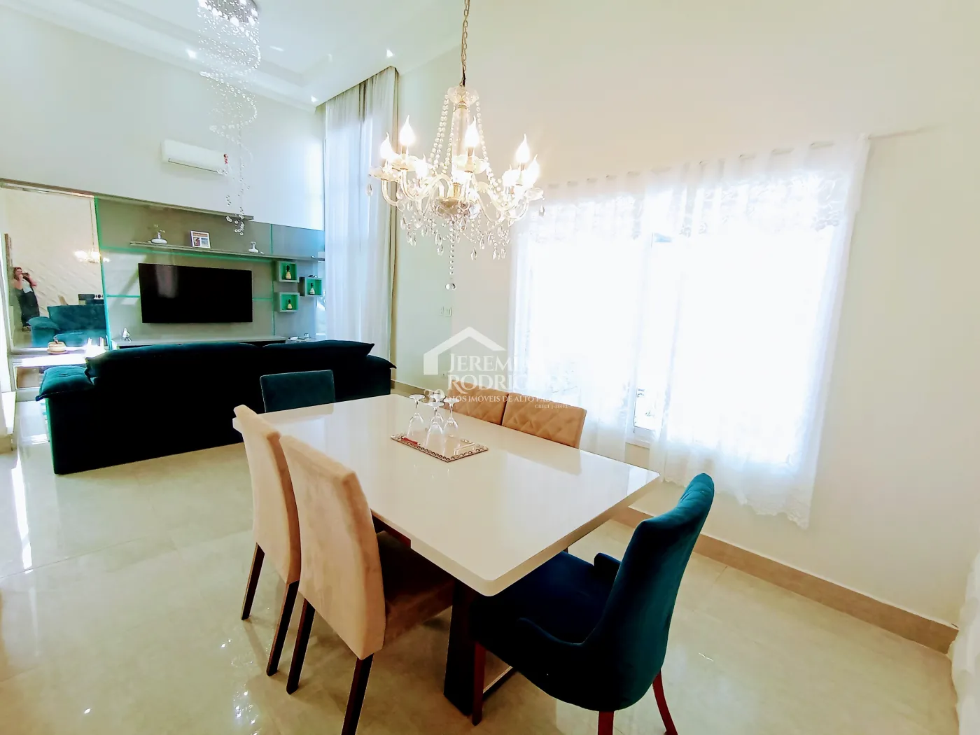 Casa para venda com 3 dormitórios no Condomínio Residencial Tecoara em Taubaté/SP