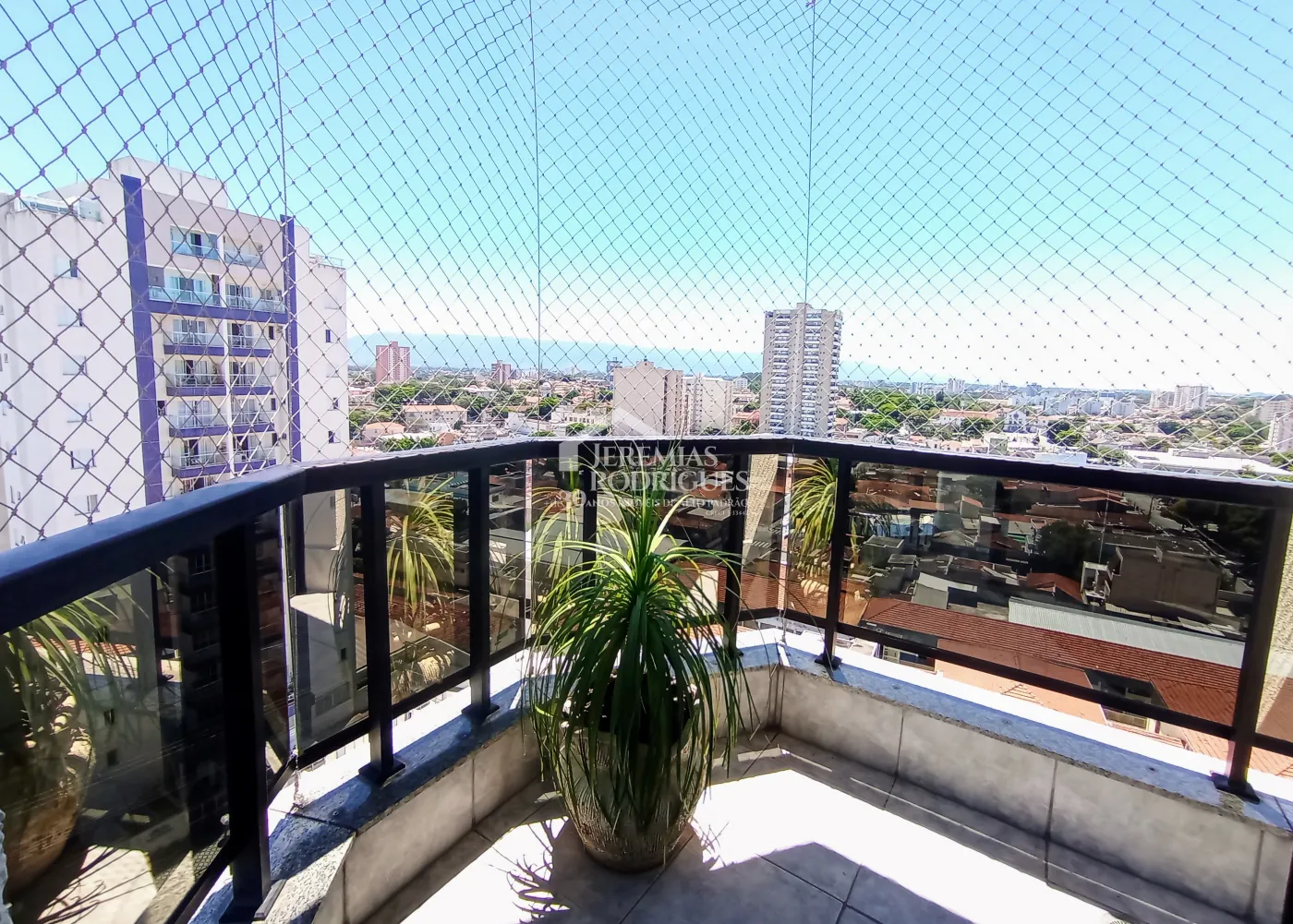 Apartamento para venda com 2 suítes no Edifício Rosa Abirached em Taubaté/SP