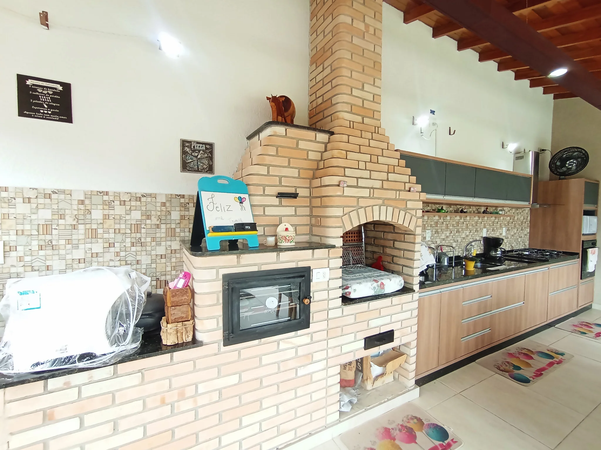 Casa à venda com 4 dormitórios no Residencial Doutor Lessa em Pindamonhangaba/SP. 