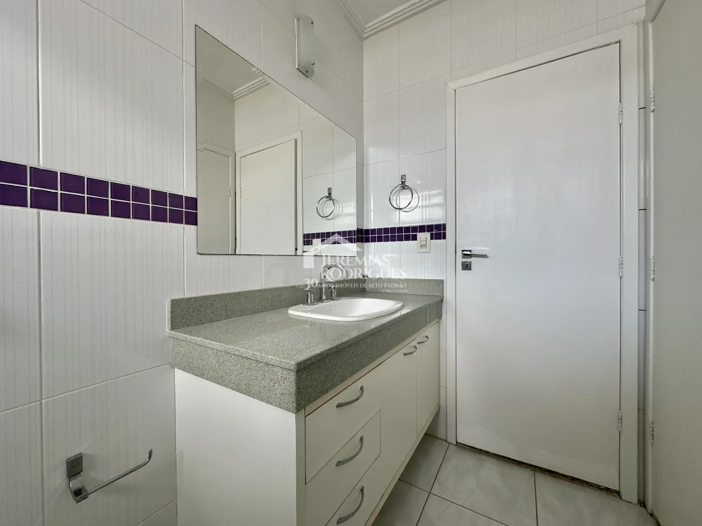 Casa para venda e locação com 4 suítes no Condomínio Campos do Conde II em Tremembé/SP