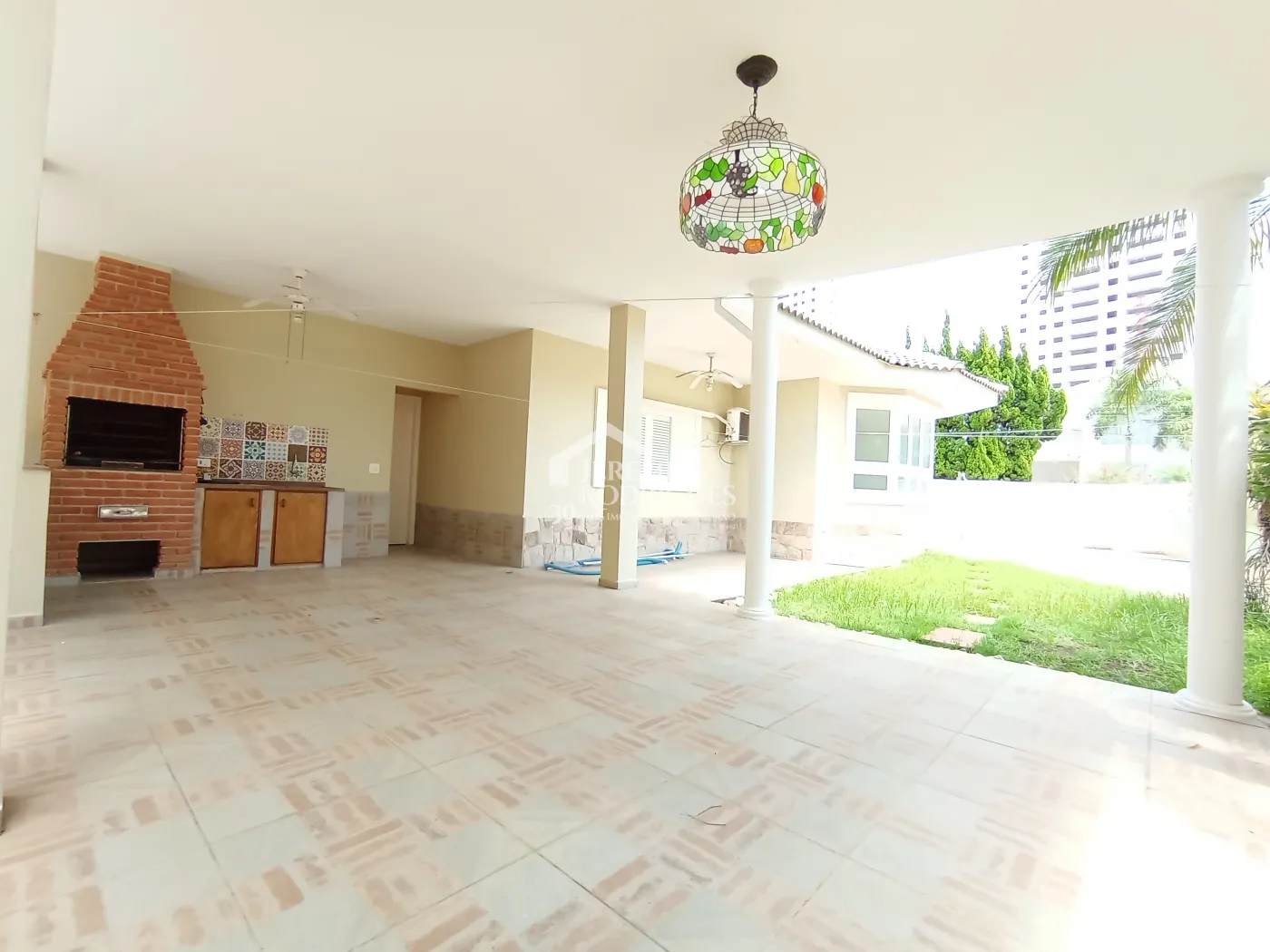 Casa para locação com 4 dormitórios no Condomínio Taubaté Village em Taubaté/SP.