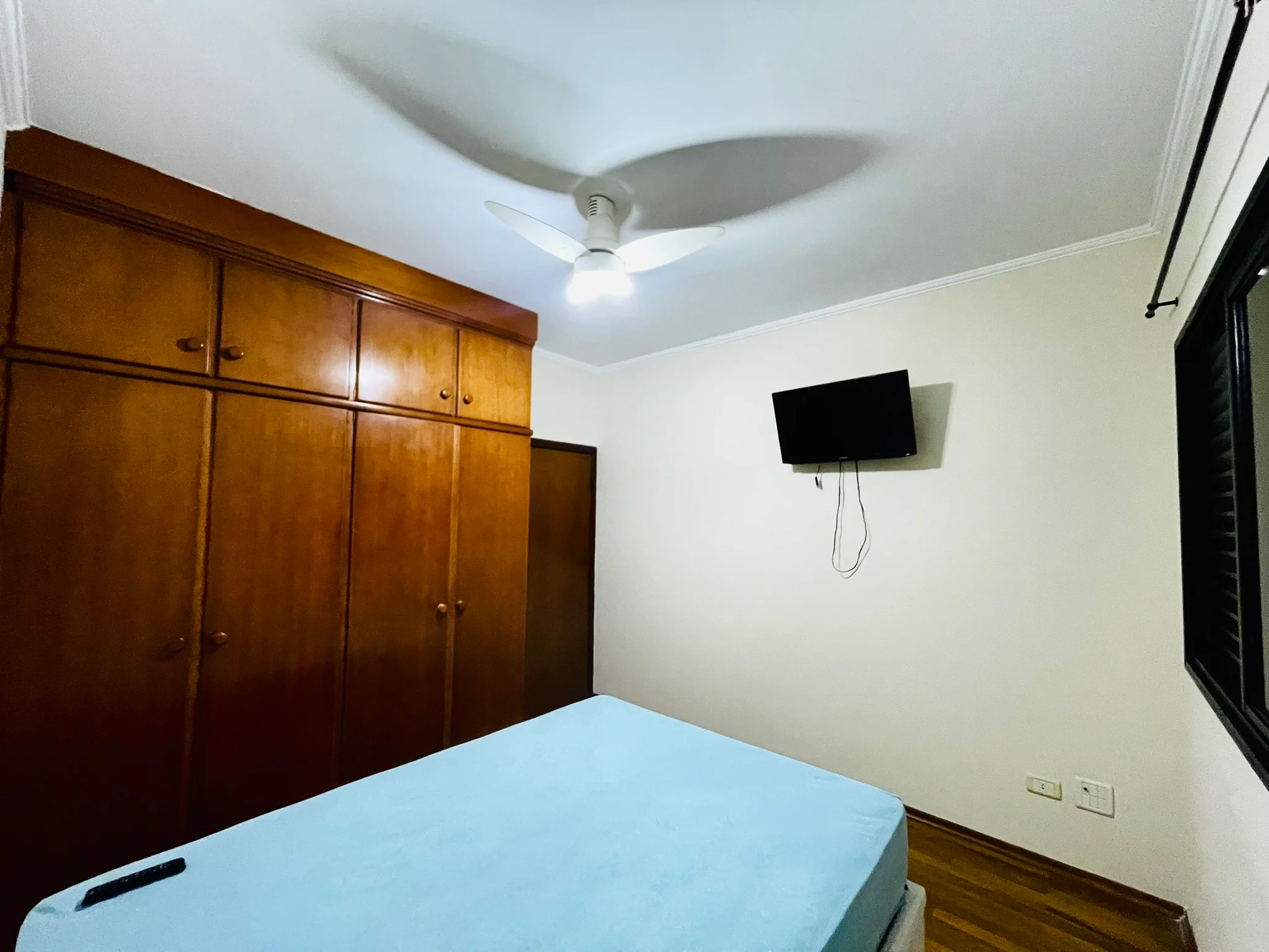 Apartamento para venda com 5 dormitórios no Edifício Olimpia em Taubaté/SP. 