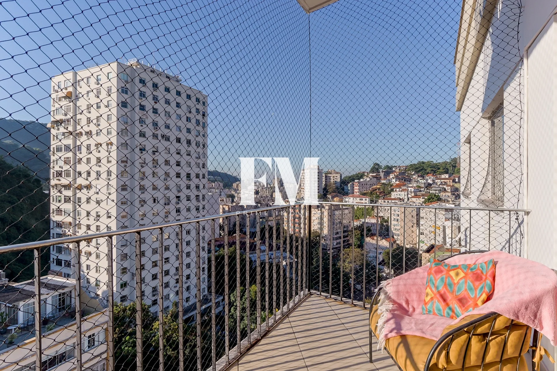 Laranjeiras | Cobertura Duplex | 3 Quartos (2 Suítes) | 208m² com Espaço Gourmet e 3 Vagas - foto 6