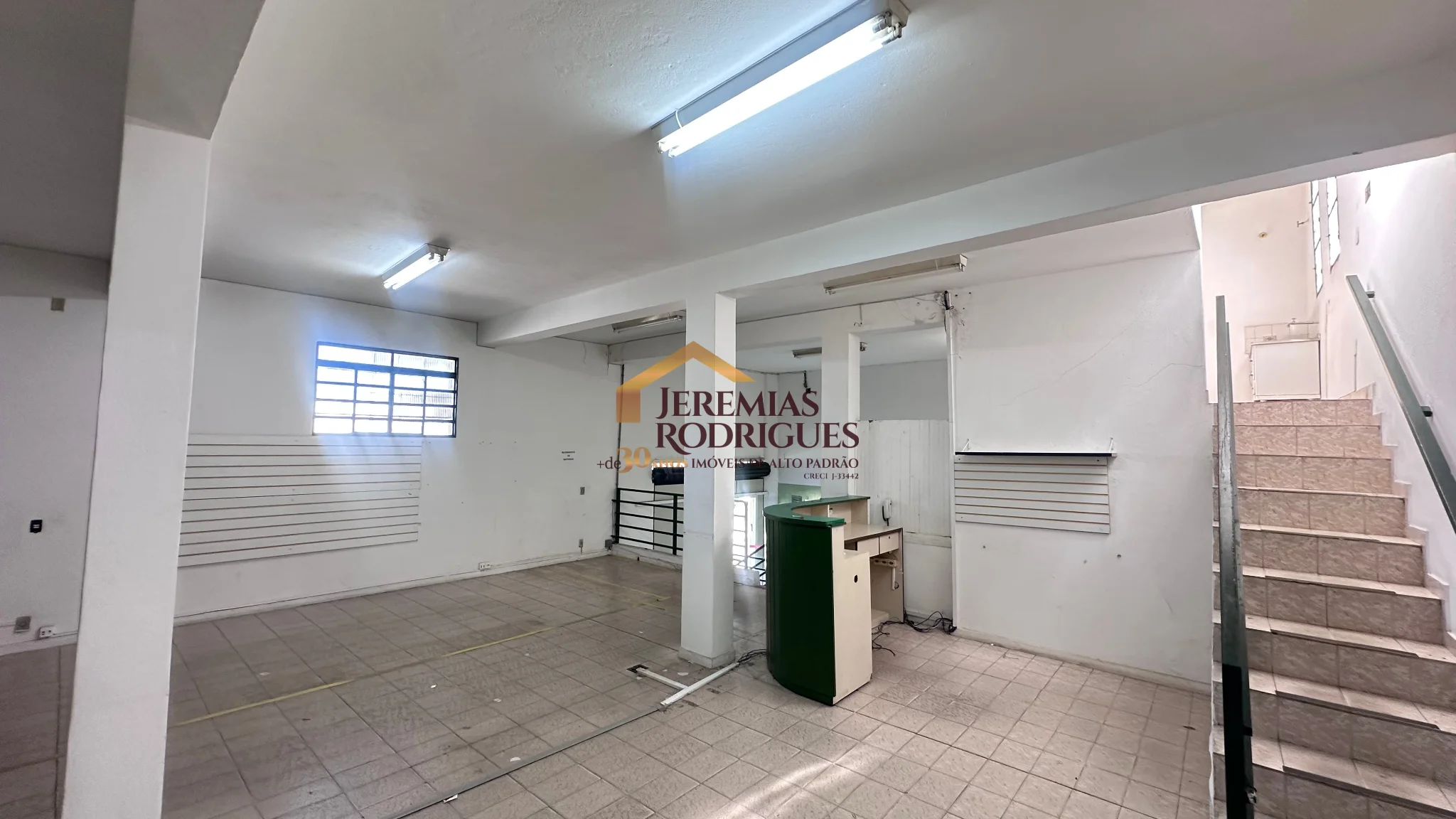 Ponto Comercial para locação no Centro em Pindamonhangaba/SP.