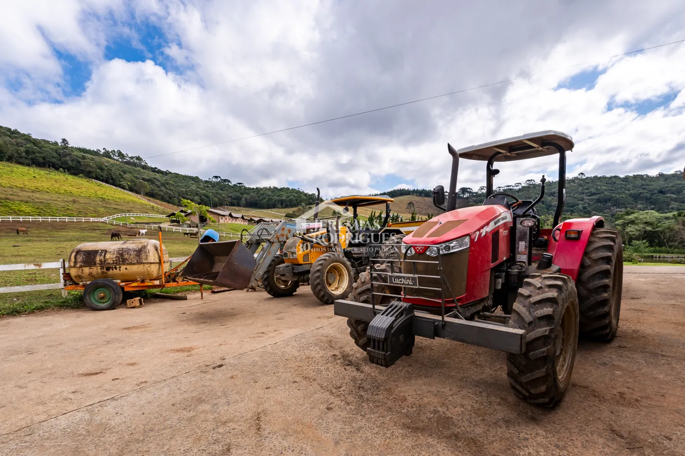 Fazenda com 2.904.000 m² - Sapucaí-Mirim - MG